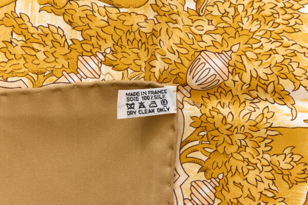 Hermes Silk Scarf Carre 90 "AZVLEJOS" Beige Silk Scarf - Image 8