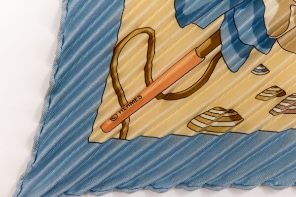 Hermes Silk Scarf Carre 90 "CHARMES DES PLAGES NORMANDES" Blue Silk Pleats Scarf with Box - Image 7
