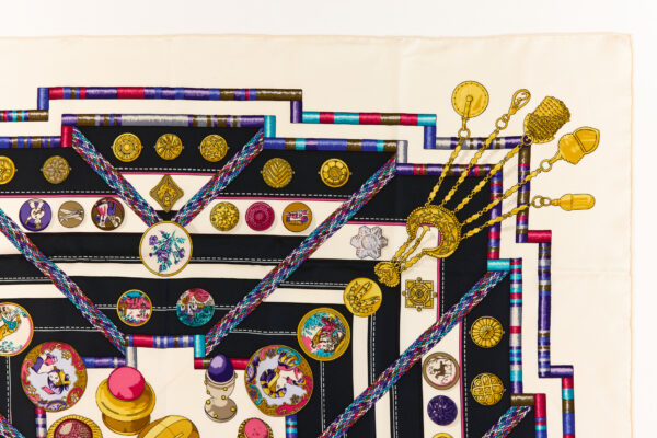 Hermes Silk Scarf Carre 90 "Petite Main" White Silk Scarf - Image 3
